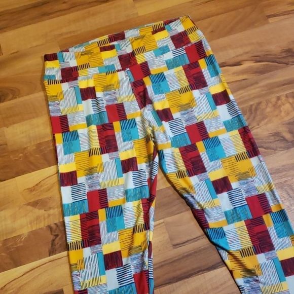 LuLaRoe Pants - NEW Bright LuLaRoe Tall & Curvy Leggings